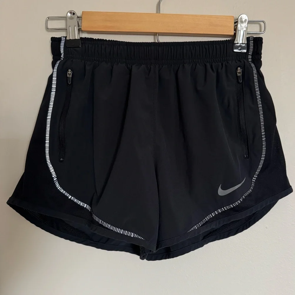 Nike Women's Dri-FIT Division Tempo Luxe Running Short Black Zippers Size XS